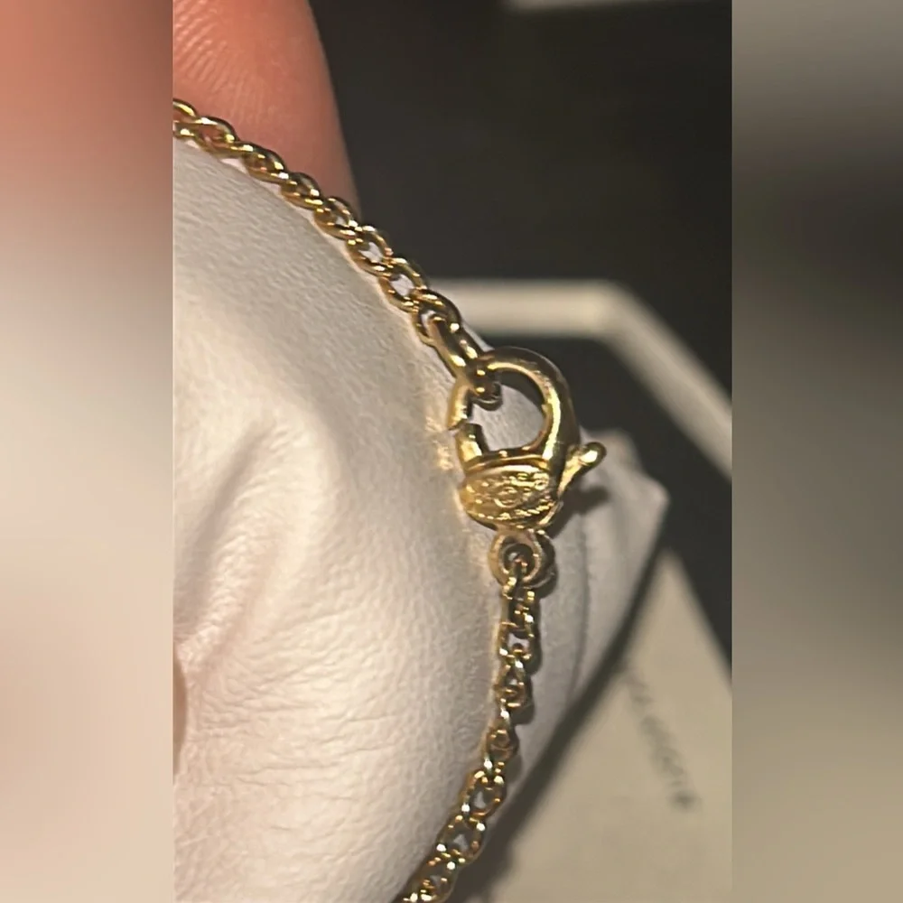 /traded/Chanel Matelasse CC Charm Bracelet in Gold Tone - Picture 10 of 16